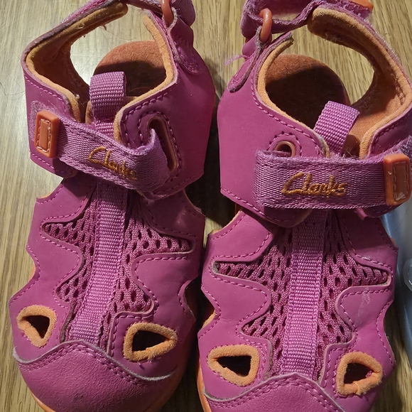 Clarks Pink and Frozen Kids Sandals Set Size 7 Toddler - Picture 2 of 3